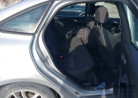 2015 Ford Focus Se z USA, uszkodzony, nr VIN 1FADP3F28FL280397